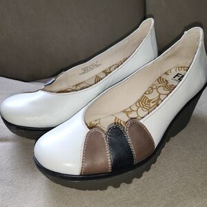 Fly London Yoni Wedge Shoe White with Brown Black Accent Leather Size 38